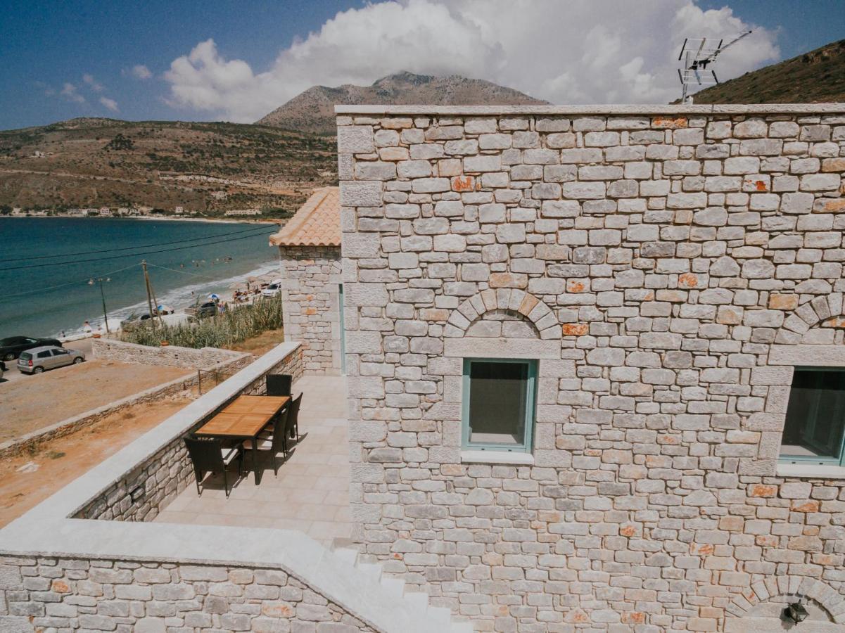 George Seafront Suites Néon Oítilon Exteriör bild