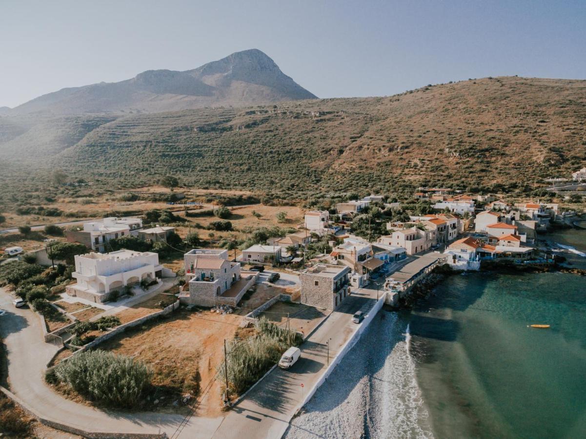 George Seafront Suites Néon Oítilon Exteriör bild