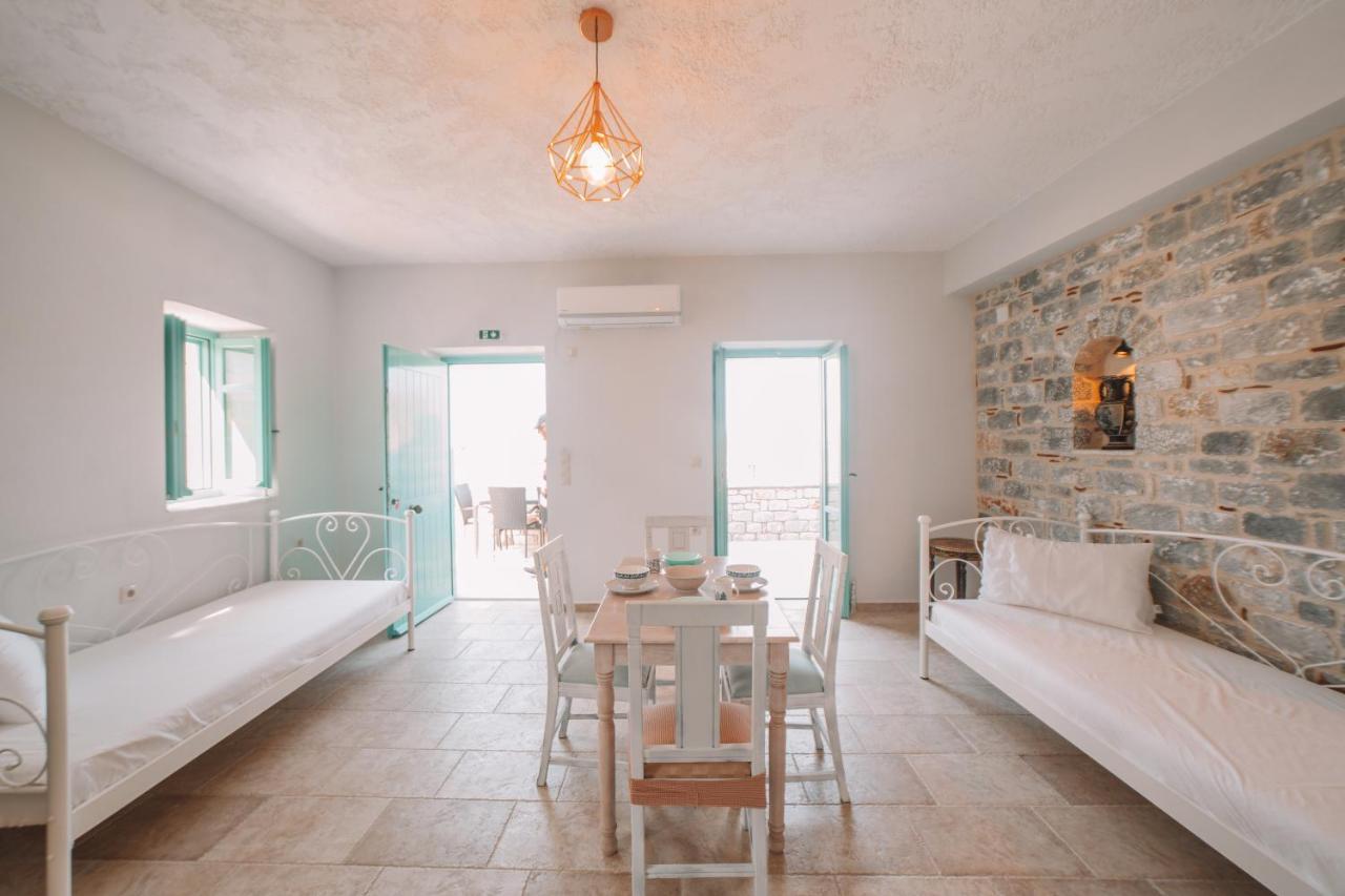 George Seafront Suites Néon Oítilon Exteriör bild