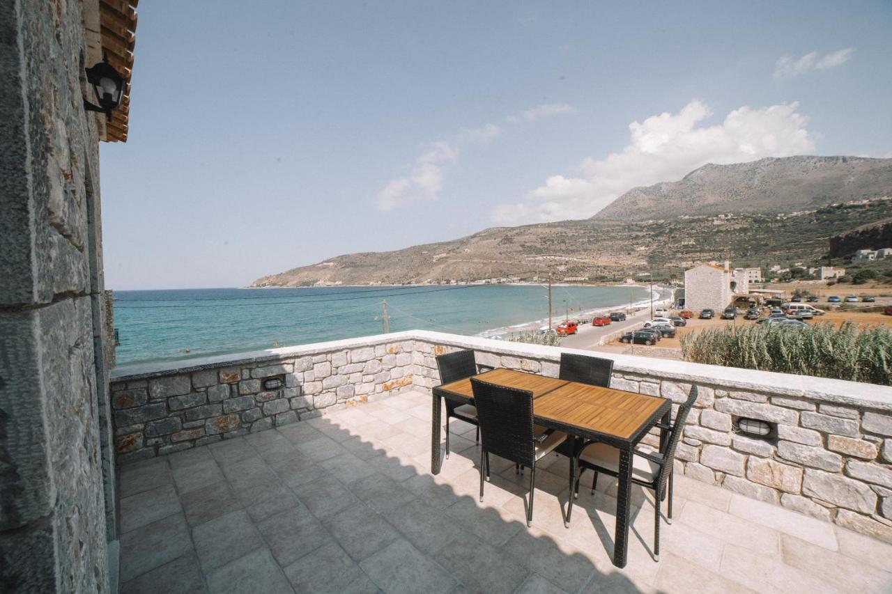 George Seafront Suites Néon Oítilon Exteriör bild