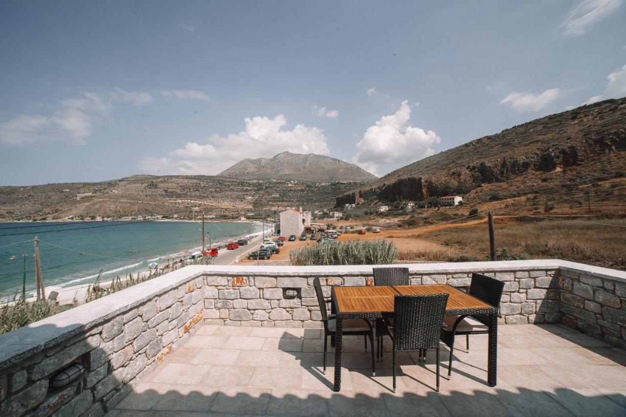 George Seafront Suites Néon Oítilon Exteriör bild
