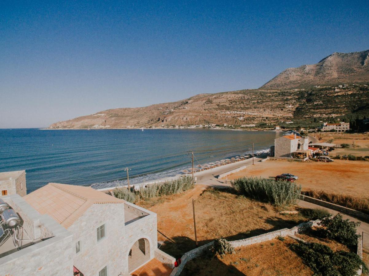 George Seafront Suites Néon Oítilon Exteriör bild